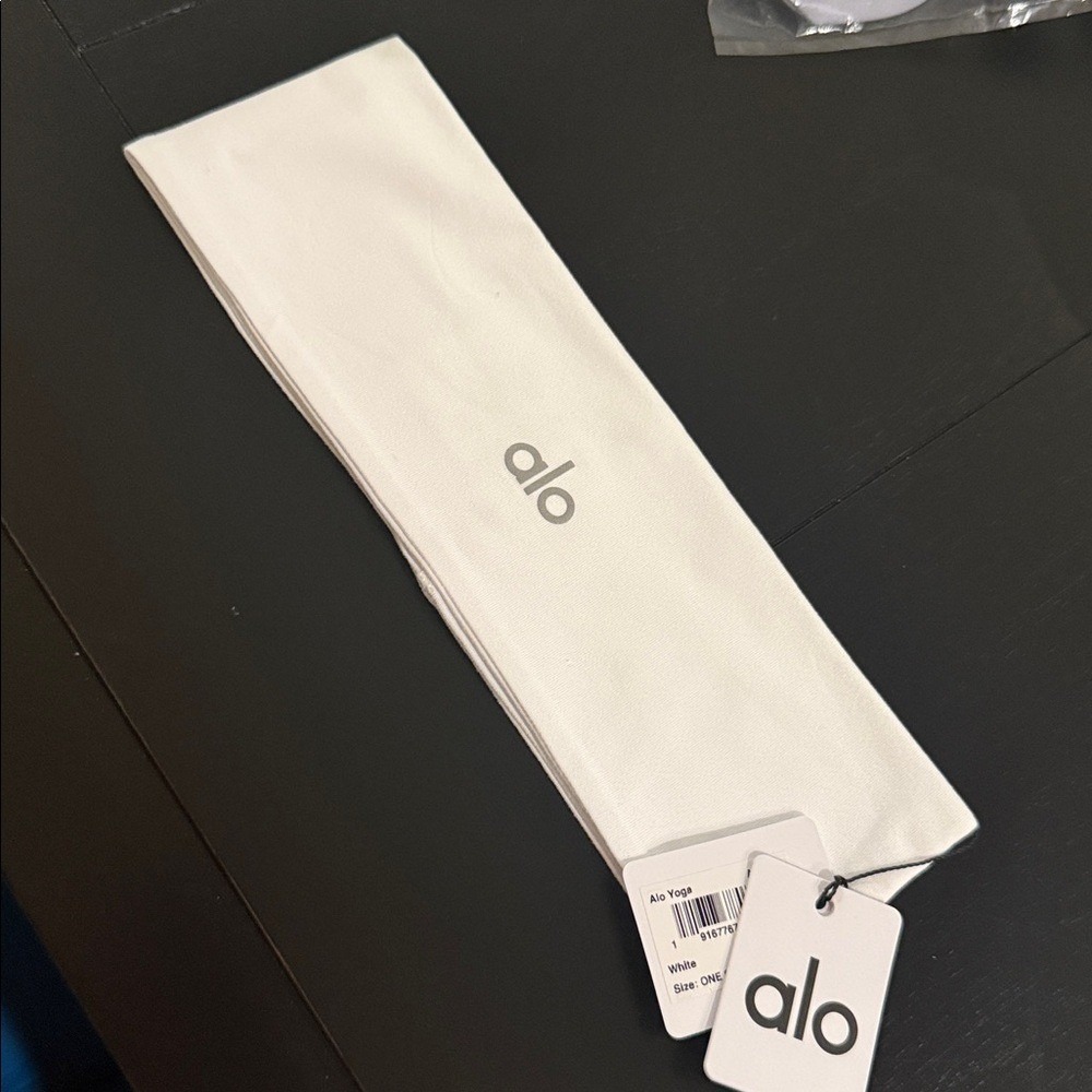 ALO Performance Conquer Headband White NWT 🤍